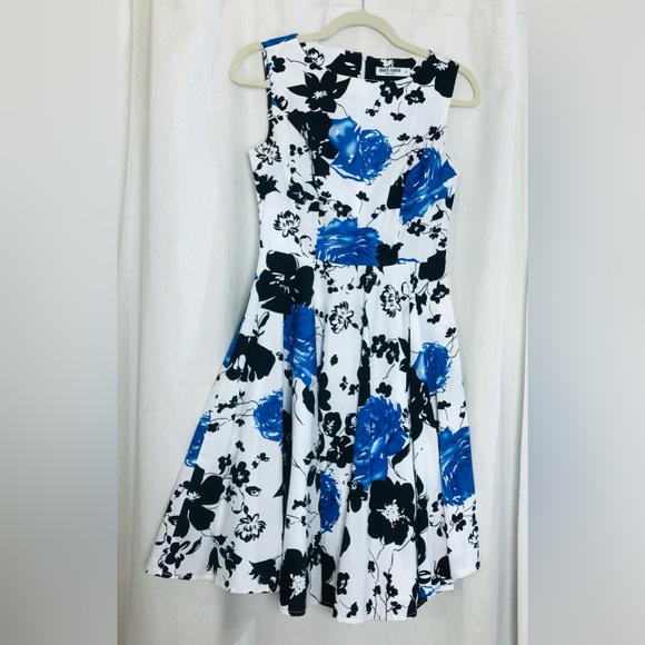 Lot 2 Dresses Antonio Melani Grey Pinstripe Pleat Dress Size 4 &  Grace Karin Fl - Picture 8 of 16